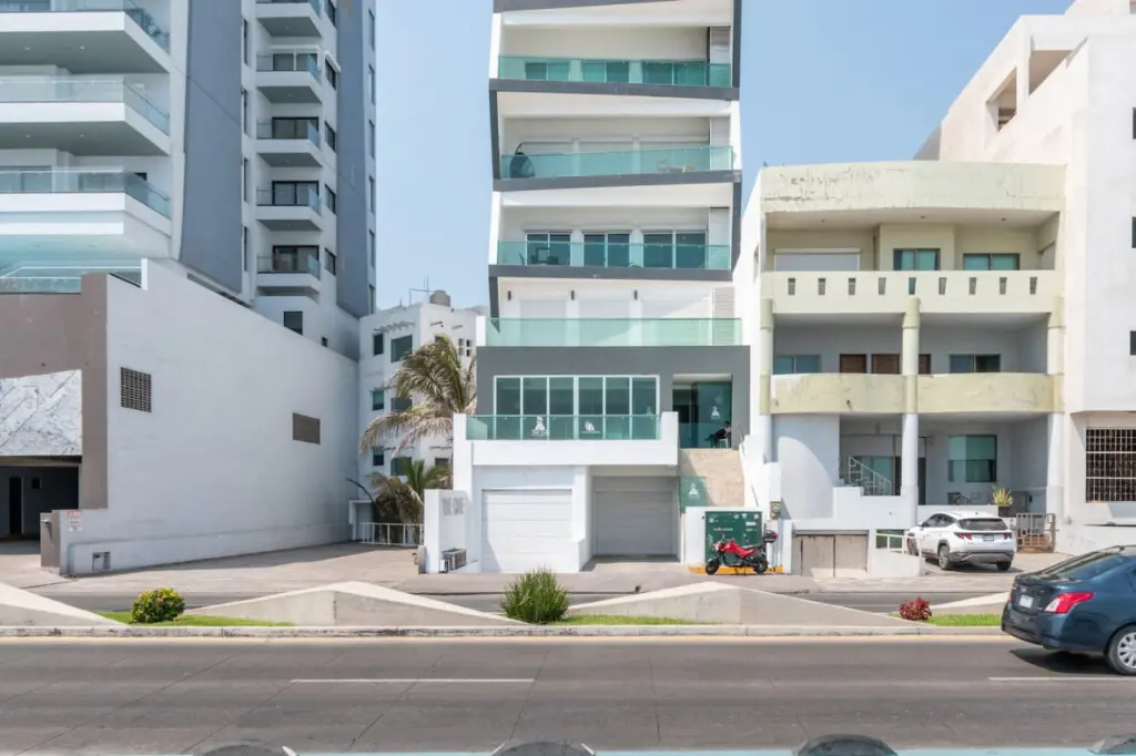 67875 281971 CA1xtvrdlcOM0pGmQROv6HNgoRw8URS6WyxIMZ6IL c 666bb0ede4d52.jpg