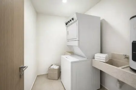 67875 485205 8eYngaSrCW1L SPNUC7sUvTA9JMKECCMuP3YyDl3ur4 69894100509c6.jpg